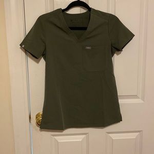 Figs Catarina One Pocket Scrub Top in Moss